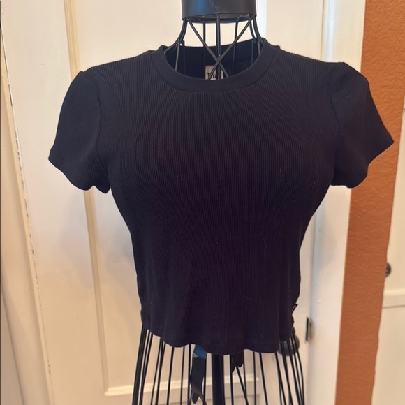 TNA Black Fitted Crop T-Shirt Short Sleeve-Sz M - Picture 1 of 6